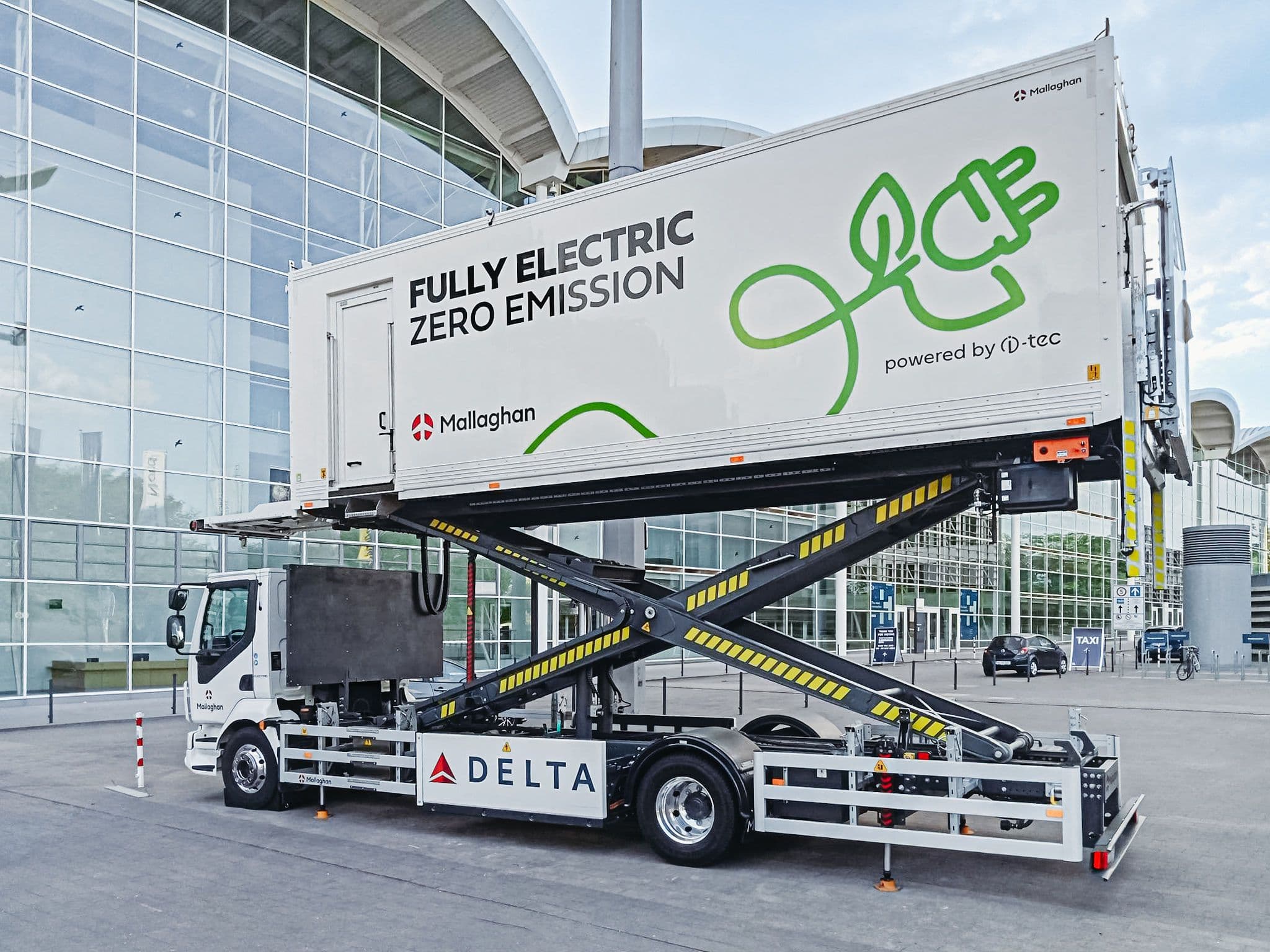 Aircraft Cleaning and Catering Trucks